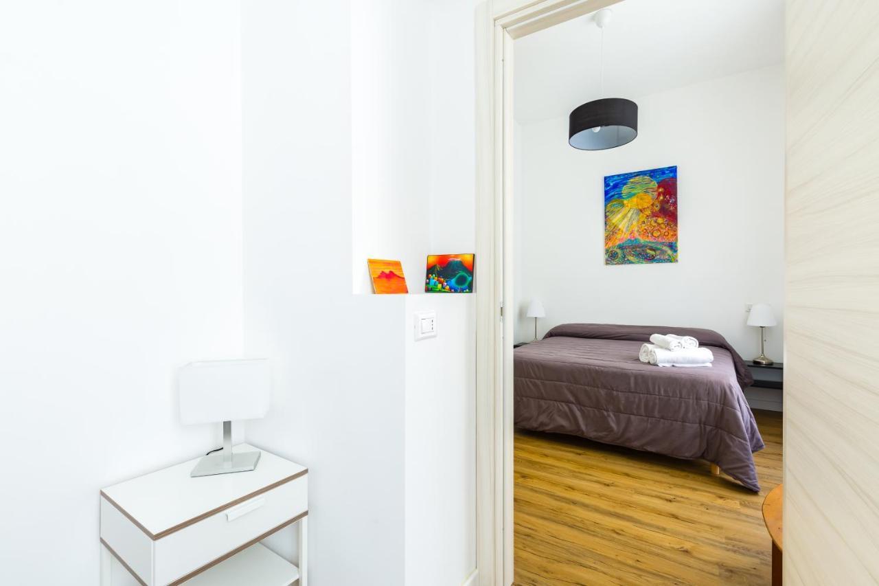 Barrio 133 - Double Bedroom In Center By Napoliapartments Bagian luar foto