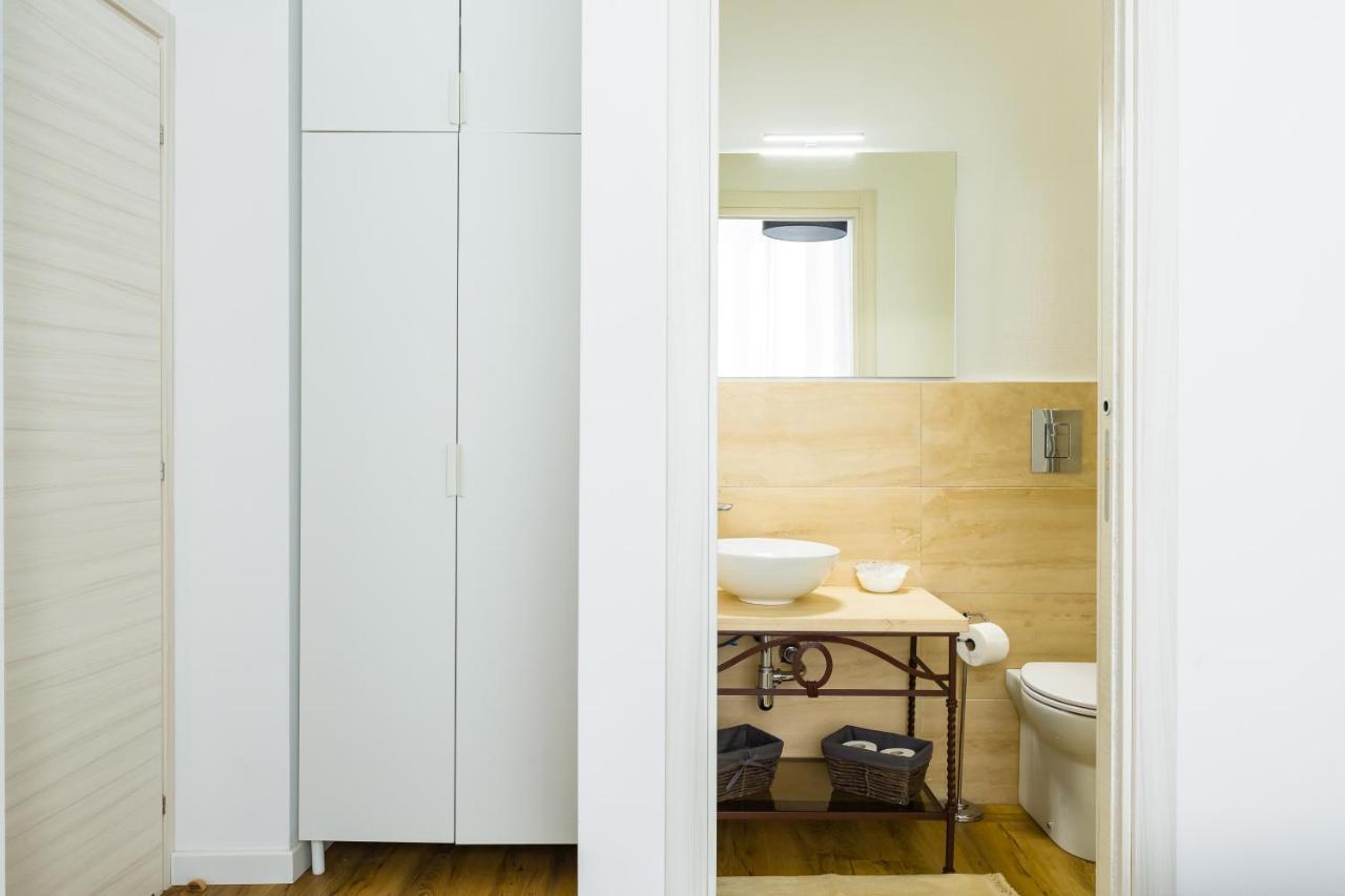 Barrio 133 - Double Bedroom In Center By Napoliapartments Bagian luar foto