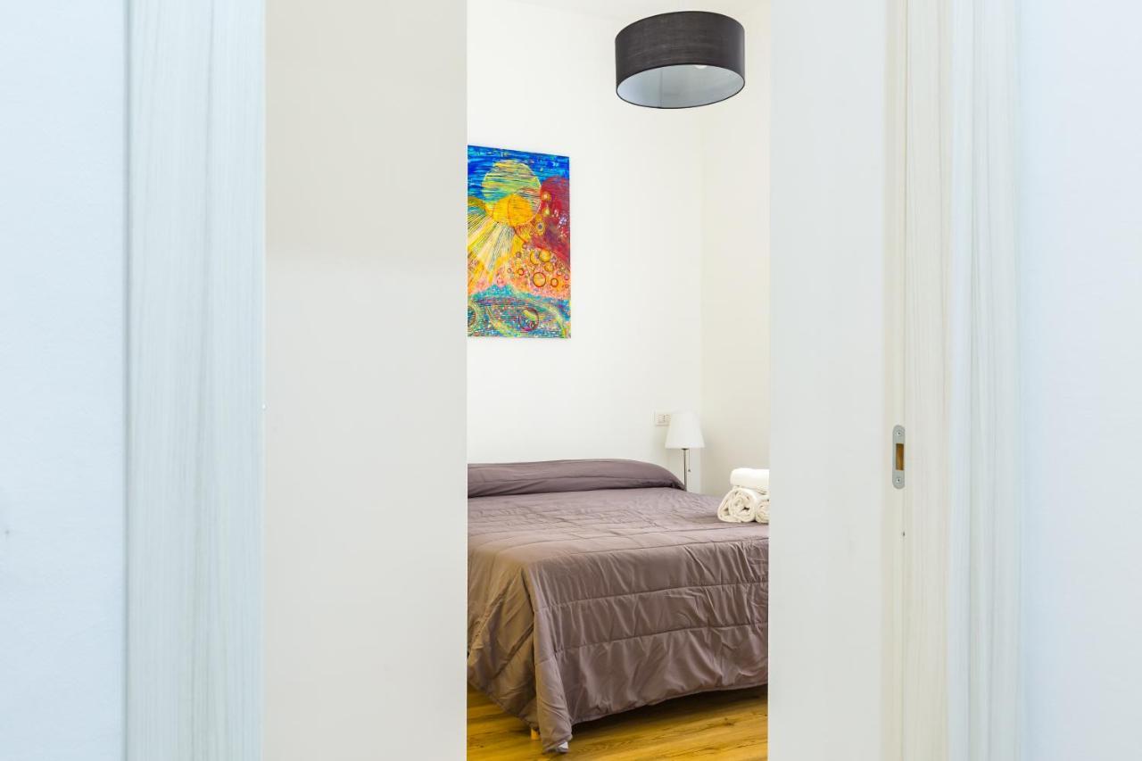Barrio 133 - Double Bedroom In Center By Napoliapartments Bagian luar foto