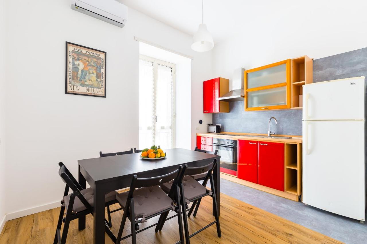 Barrio 133 - Double Bedroom In Center By Napoliapartments Bagian luar foto