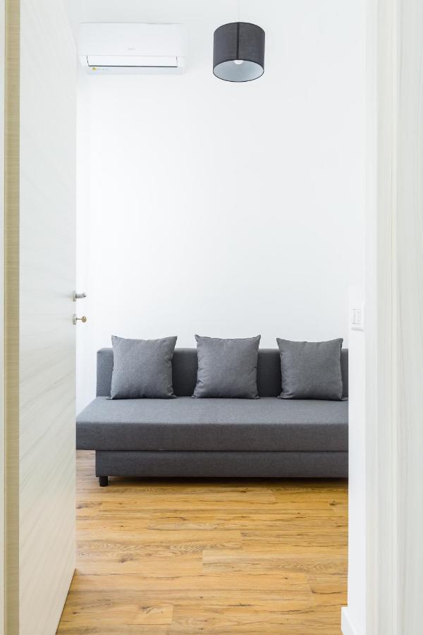 Barrio 133 - Double Bedroom In Center By Napoliapartments Bagian luar foto